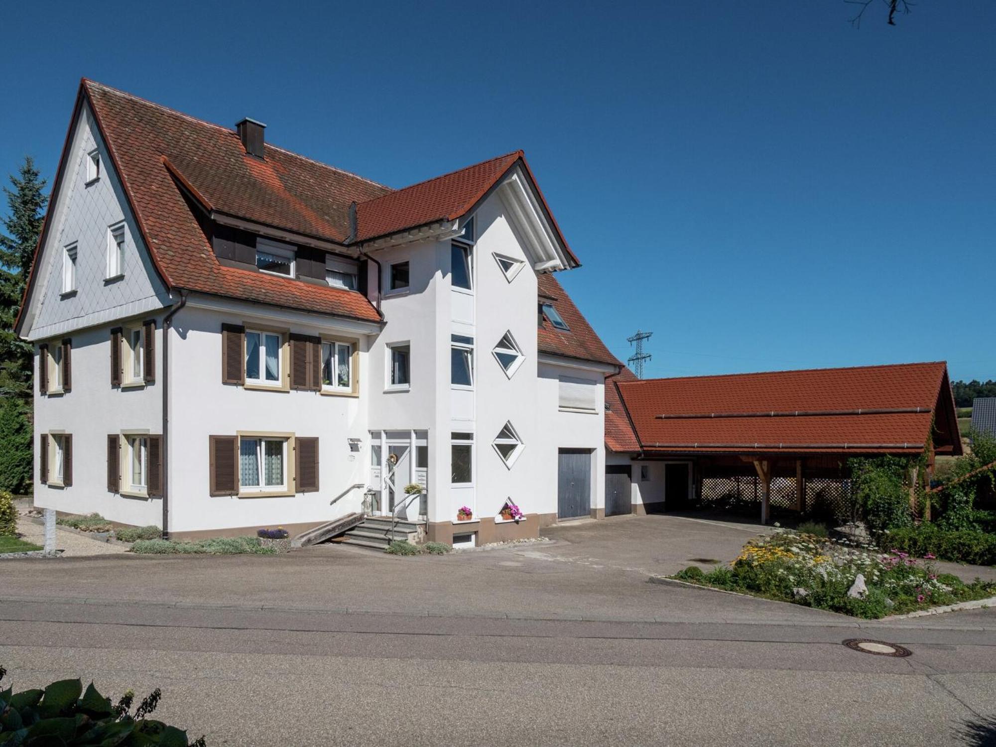 Cozy Apartment In Schwenningen With Garden Villingen-Schwenningen Ngoại thất bức ảnh